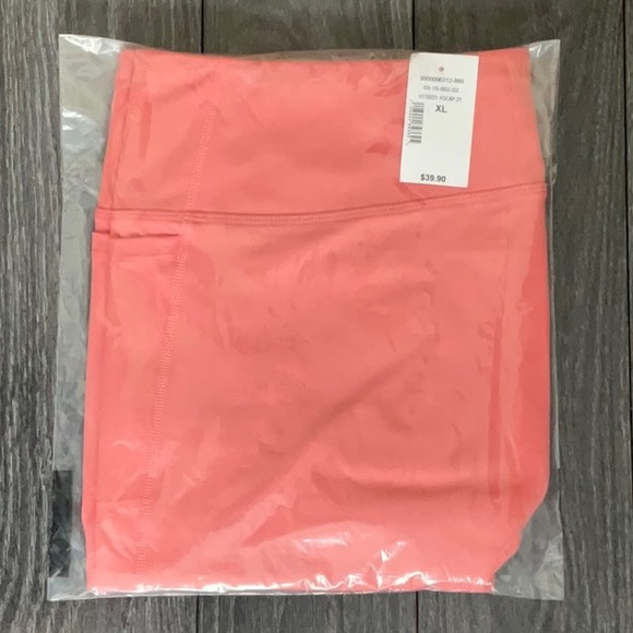 2/$15 Ricki’s Capri Leggings with Pockets Peach Size XL 16 NWT - Picture 5 of 6